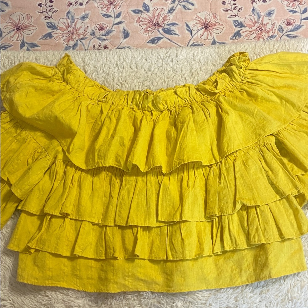 Romeo & Juliet Couture Yellow Ruffled Top